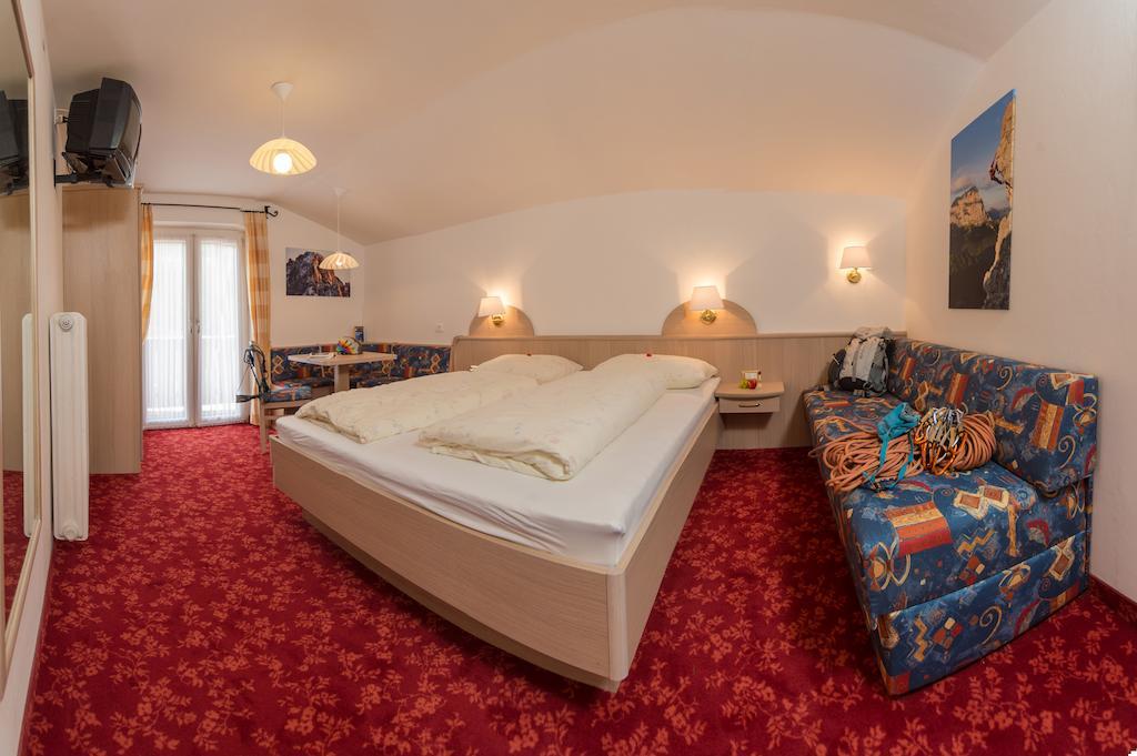 Kedul Lodge Santa Cristina Val Gardena Room photo